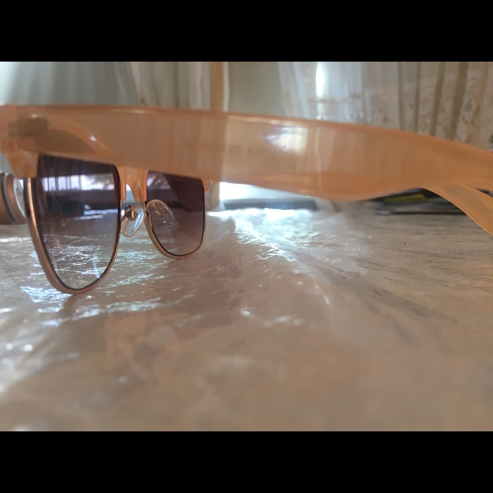 Sunglasses - Picture 3 of 5