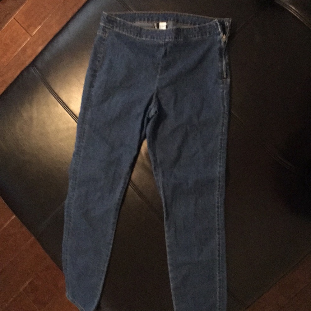 H&m Jeans ... Worn a couple times very stretchy