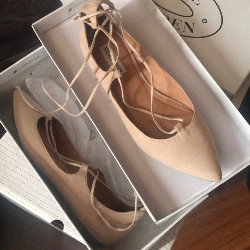 Steve Madden flat