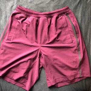 Men Lululemon shorts Sz L