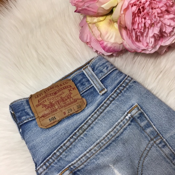 SOLD🌸Vtg 501 Light Wash Distressed Levi’s 27🌸 - Picture 7 of 8