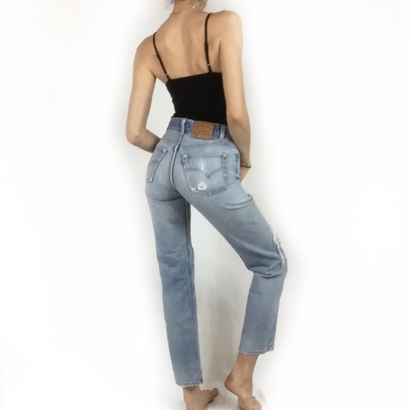 SOLD🌸Vtg 501 Light Wash Distressed Levi’s 27🌸 - Picture 2 of 8