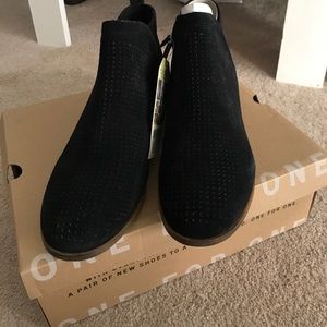 Brand new Toms size 9.5