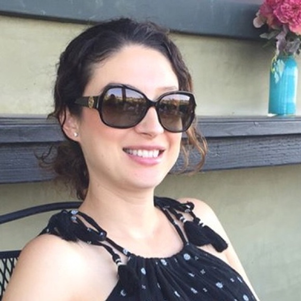 Meet your Posher, Yadi