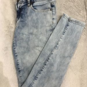 Mottled Light Blue Jeans