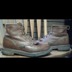 Ariat insulated lace up boots