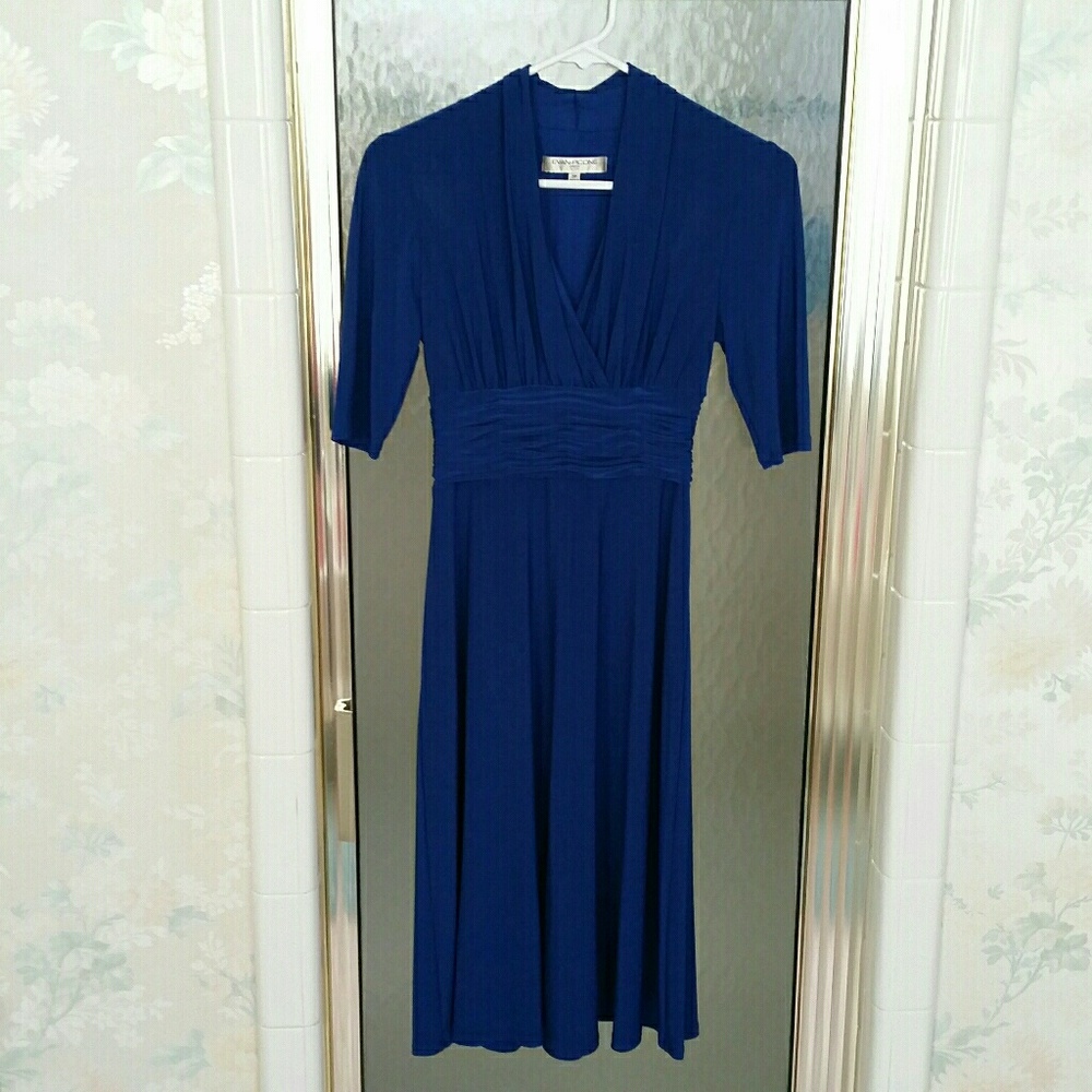 Evan Picone elbow length Vneck Blue Dress
