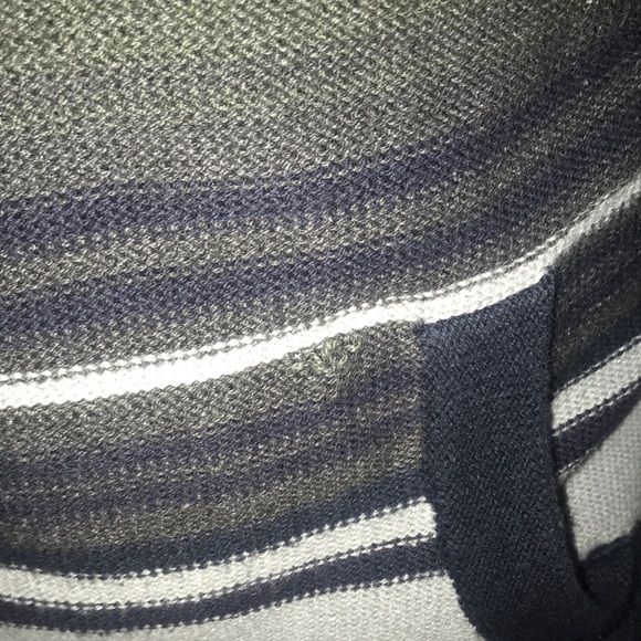 Striped hooded sweater - Picture 3 of 4