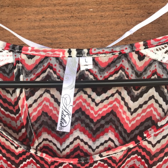 Red Chevron Top - Picture 3 of 3