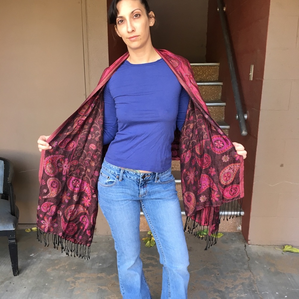 Pink Paisley Fringed Scarf