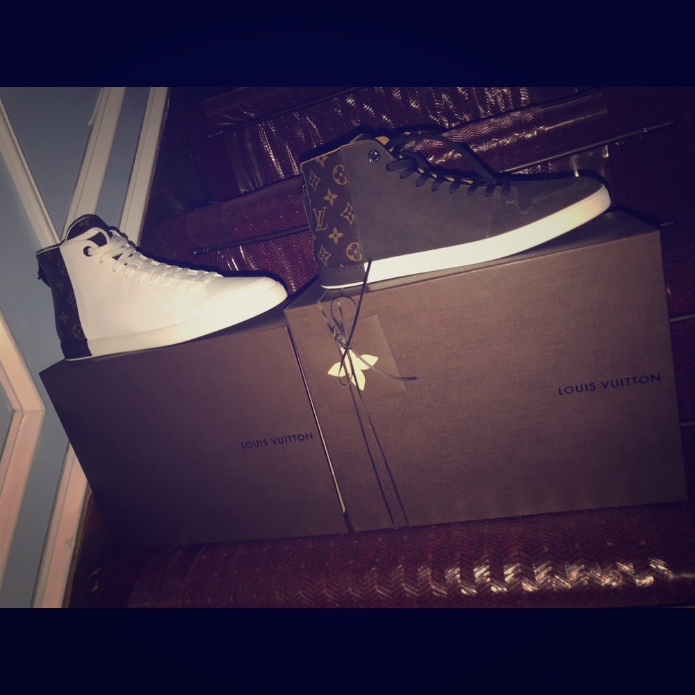 2 Mens High Top Louis Vuitton Sneaker