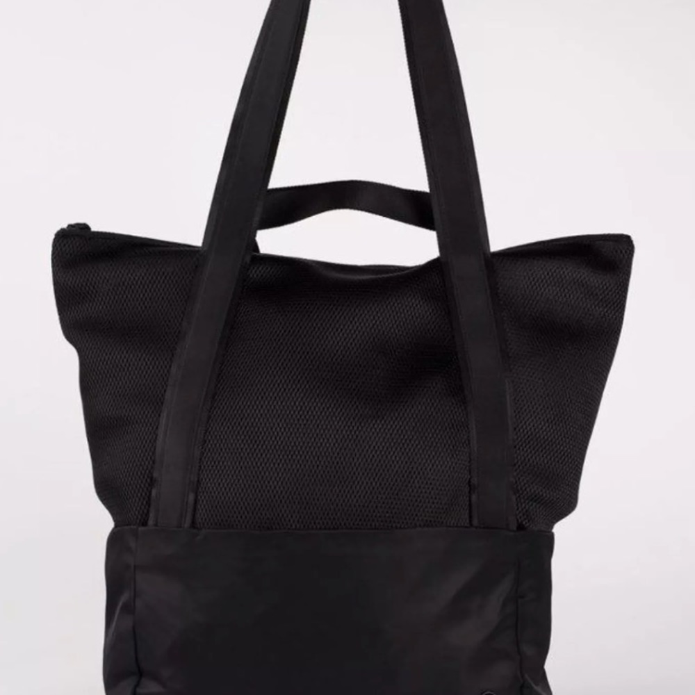 Lululemon Hot Mesh Tote Bag