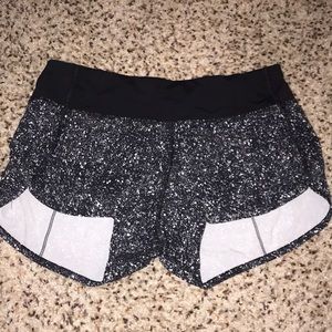 black & white lululemon speed shorts 2”
