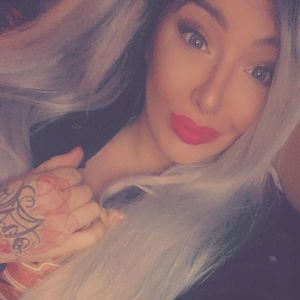 Meet your Posher, Courtney