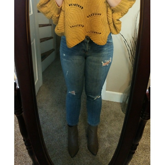 New York & Company Distressed Jeans - Picture 1 of 8