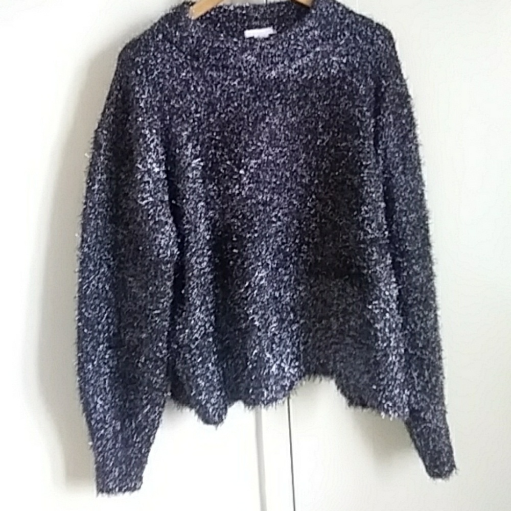 H&M festive sweater. Like new.