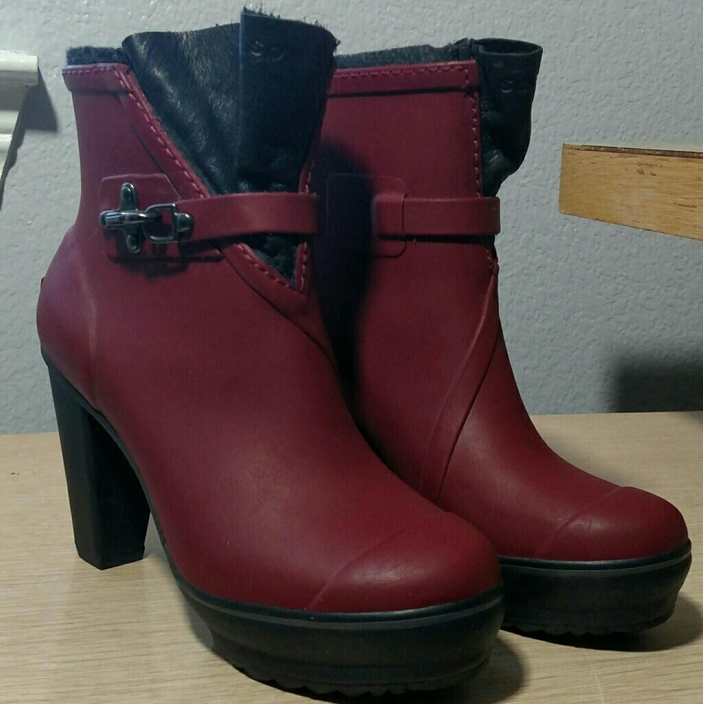 Sorel Medina Rain Heel platform boots 6.5 Cabernet