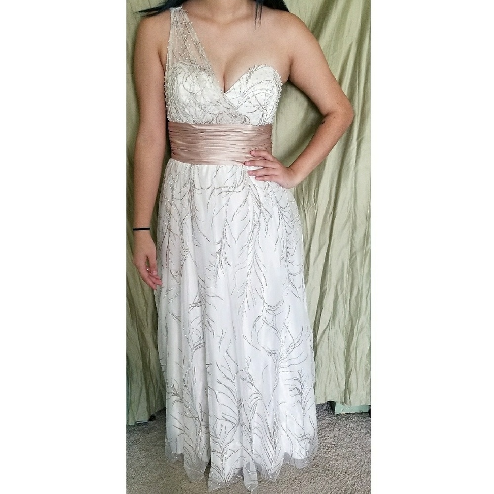 Cache White and Champagne/Gold Gown