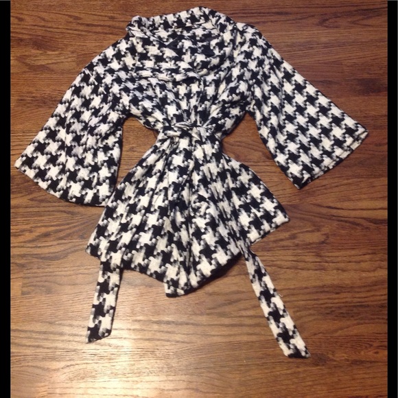 DeJaVu Jackets & Blazers - Boutique Houndstooth Jacket
