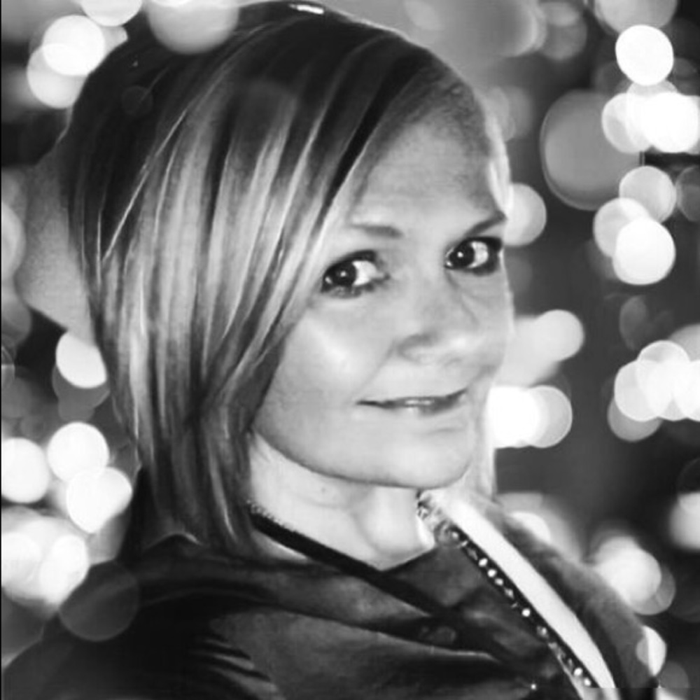 Meet your Posher, Crystal