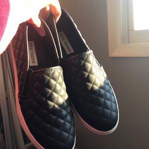 Steve Madden slip ons