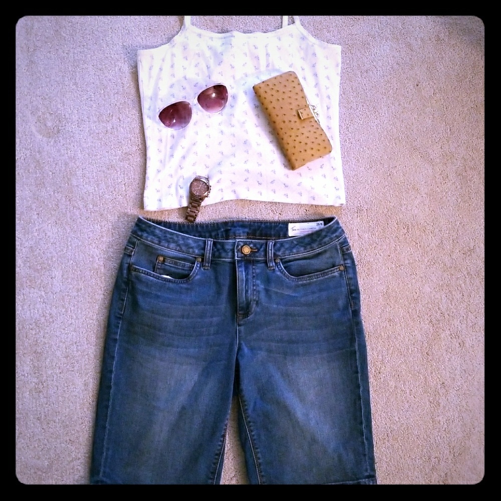 EUC Vince Camuto Jean bermuda Shorts