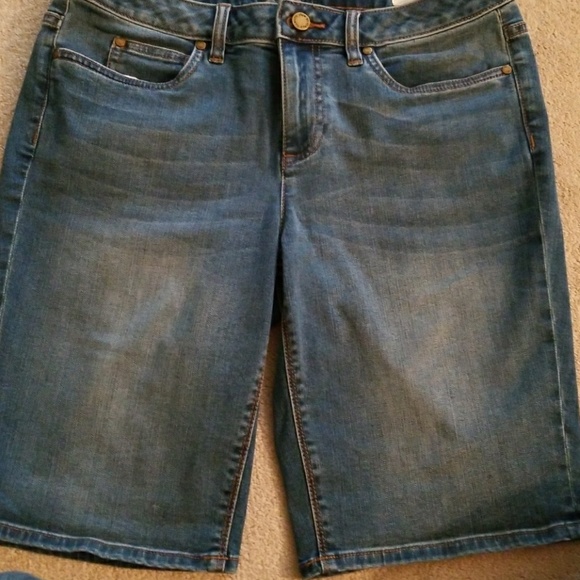 EUC Vince Camuto Jean bermuda Shorts - Picture 3 of 5