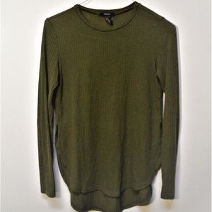 Plain green long-sleeve