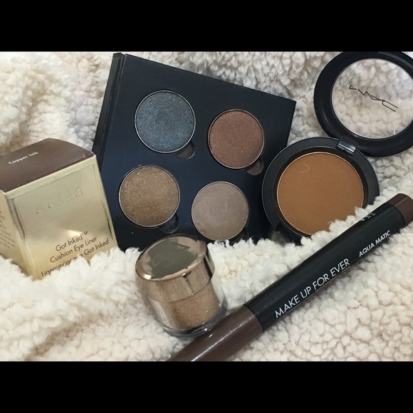 💄 Makeup Lot 💄 - Picture 1 of 6