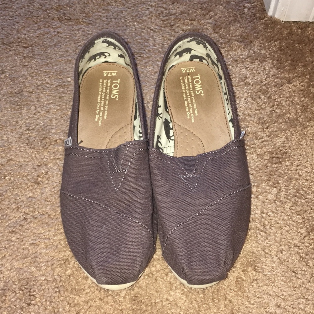 Women’s Toms. Gray.