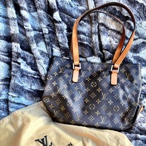 Medium classic print Louis Vuttion