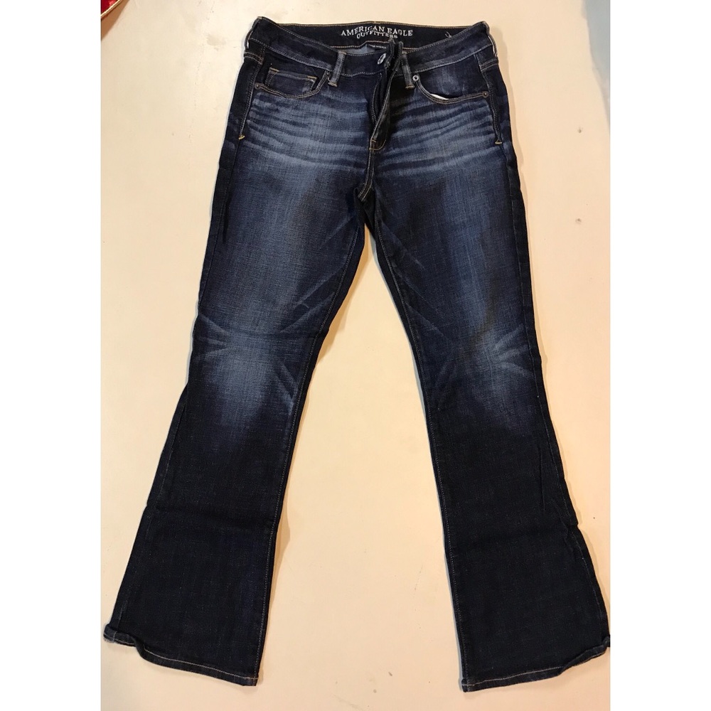 NEVER WORN. AMERICAN EAGle JEANS. SKINNY KICK. S10