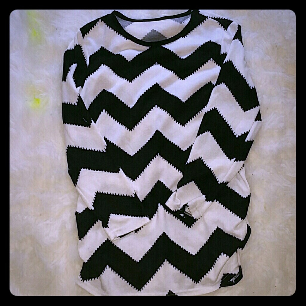 Black and white chevron printed mini long sleeve d