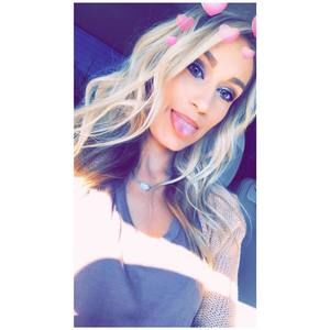 Meet your Posher, Alexis