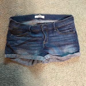 HOLLISTER JEAN SHORTS. SIZE 11