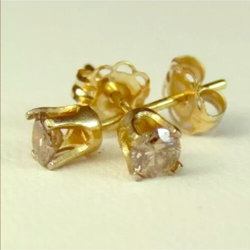 14k Yellow Gold Stud Earrings w/Champagne Diamonds