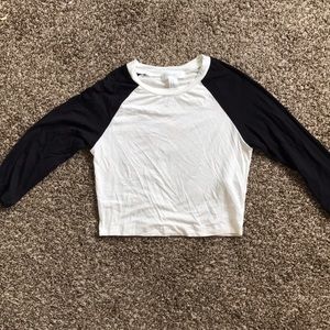 Super comfy cropped baseball tee