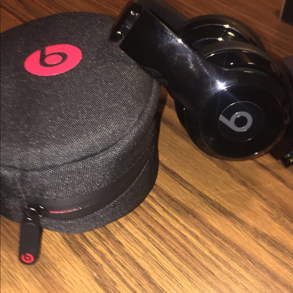 Beats - Picture 3 of 3