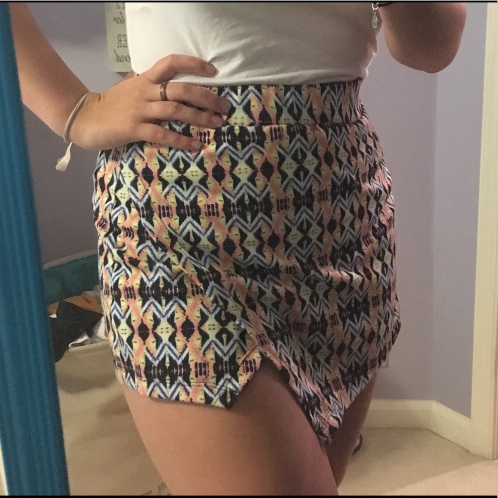 patterned scourt skirt