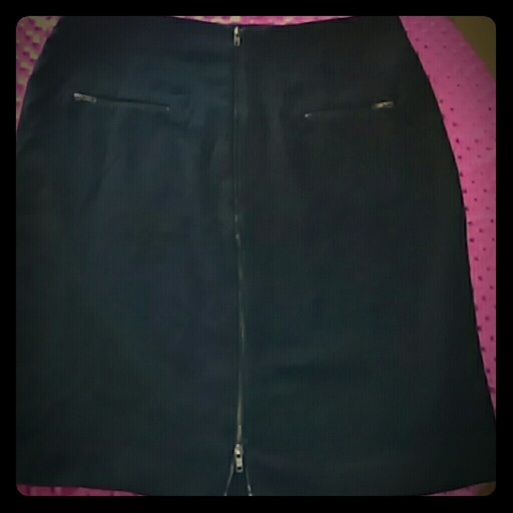 Zippered skirt