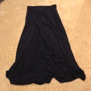 Black maxi skirt with slit
