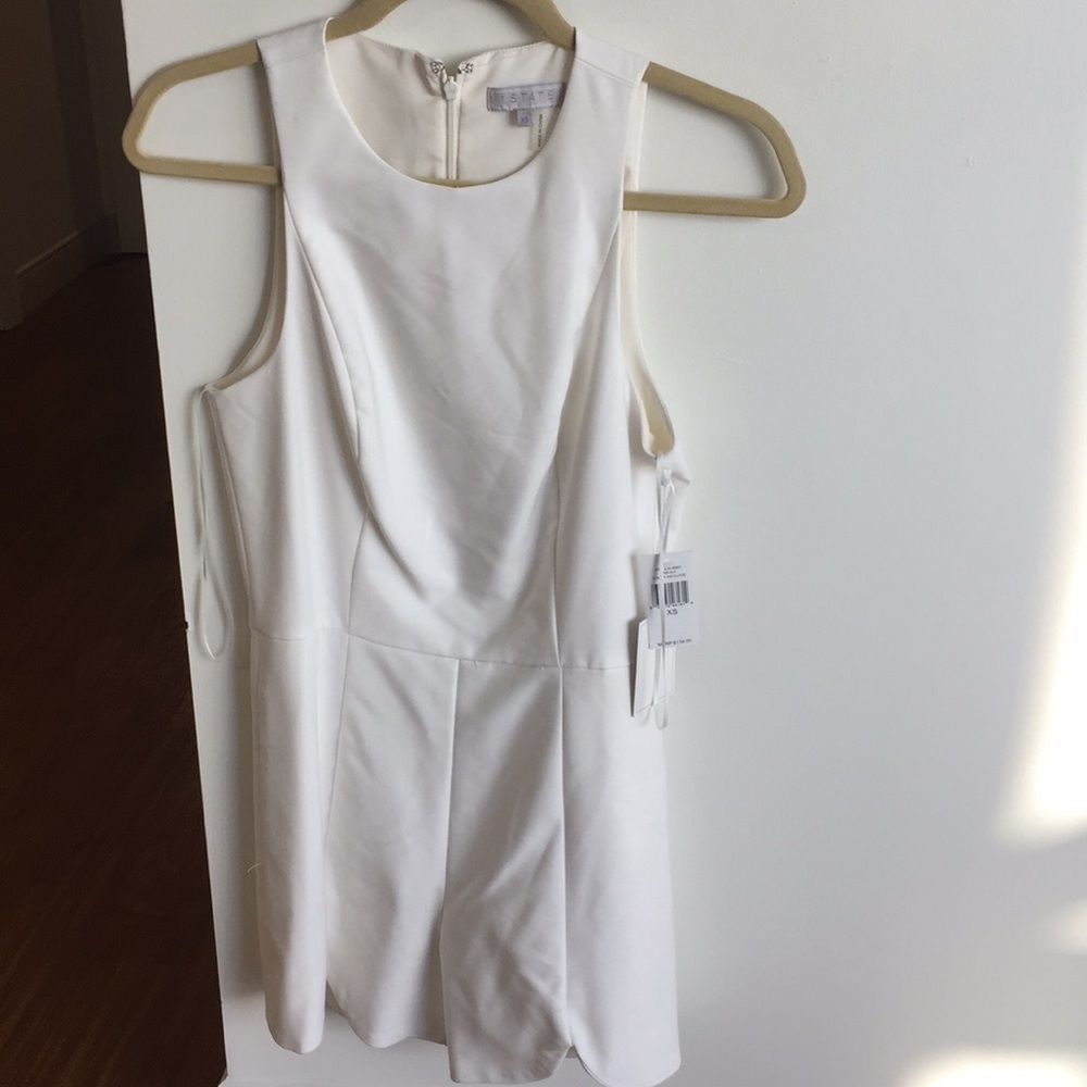 1 State White Scalloped Romper