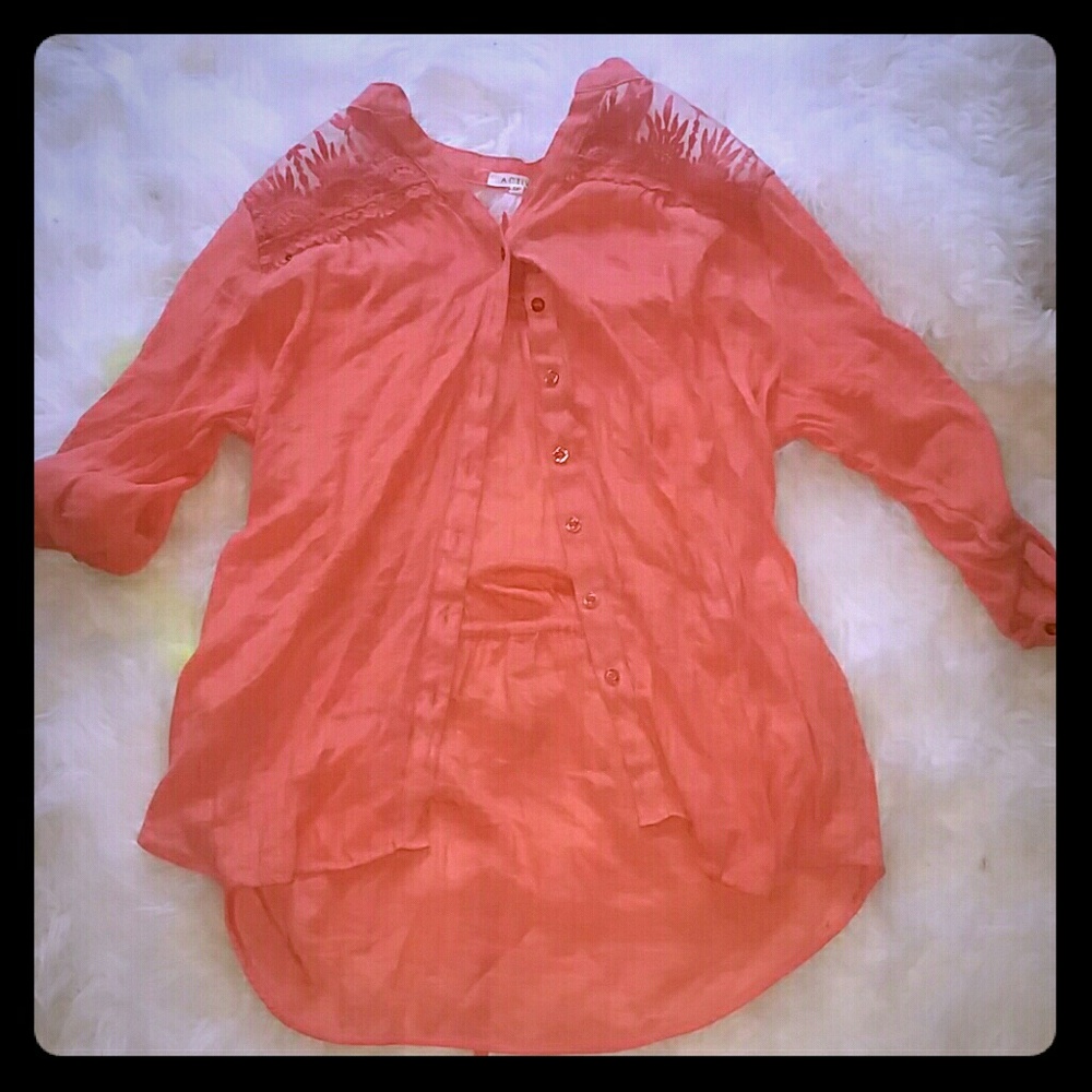 Coral top