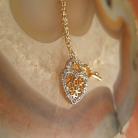 Sold bundle sold sold - Picture 3 of 8