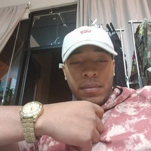 Meet your Posher, Derrick