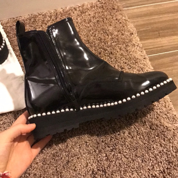 Black combat boots with pearls - Picture 3 of 4