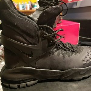 Nike Zoom Tallac Flynit