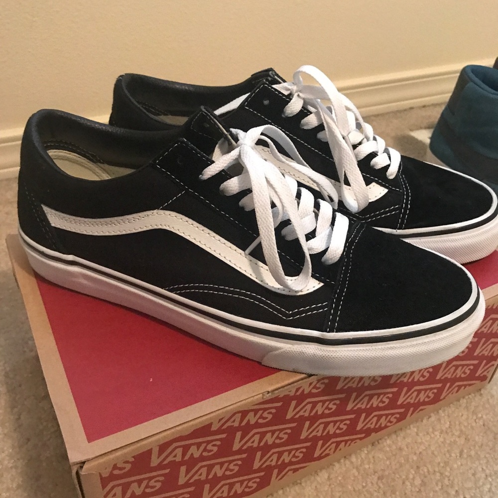Old Skool Vans ( Men's size 8.5/ Women's Size 10)