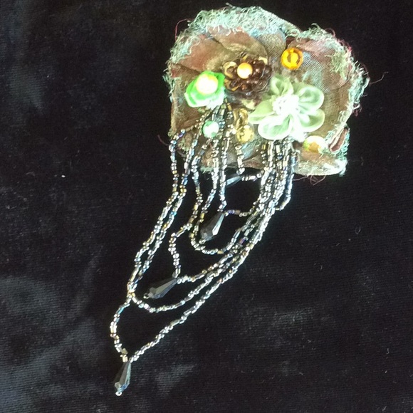 Victorian Handmade Broach - Picture 5 of 6