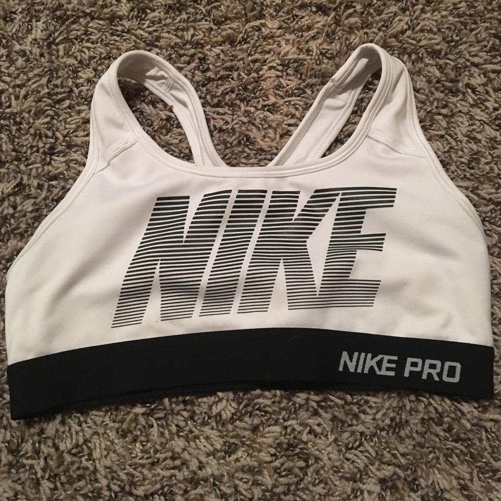 Nike pro sports bra